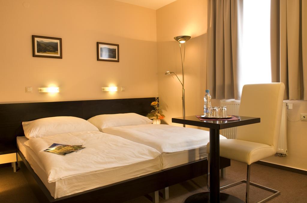 Franko Hotel Zólyom Kültér fotó