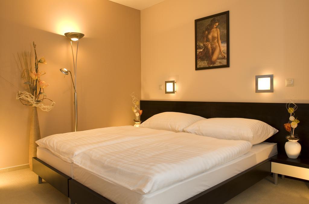 Franko Hotel Zólyom Szoba fotó